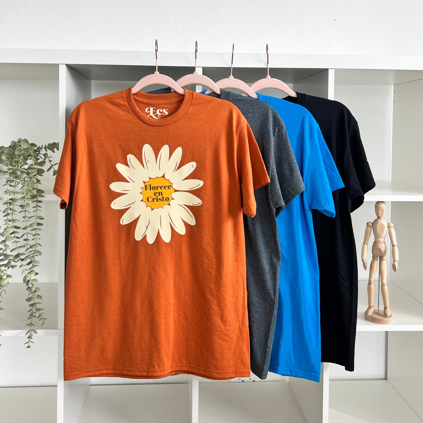 Florece en Cristo  T-Shirt