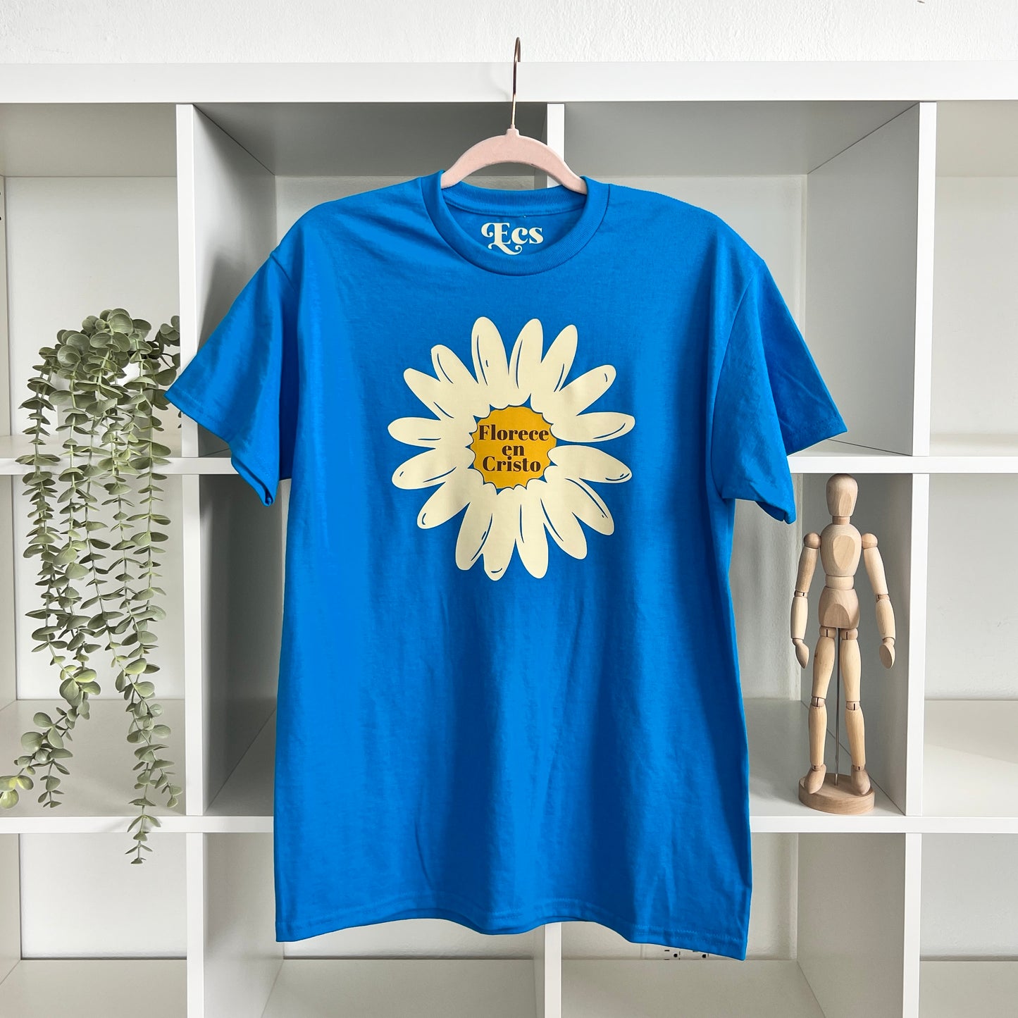 Florece en Cristo  T-Shirt