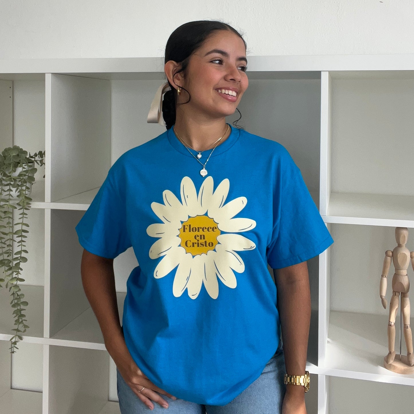 Florece en Cristo  T-Shirt