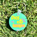Dios está siempre | Keychain