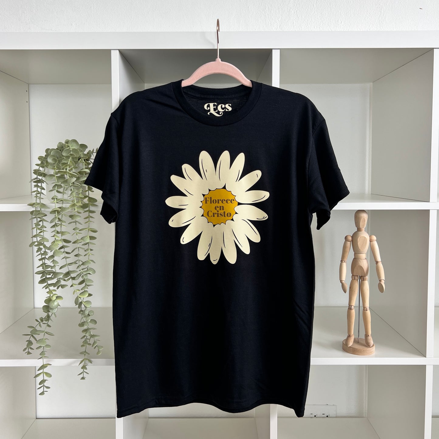 Florece en Cristo  T-Shirt