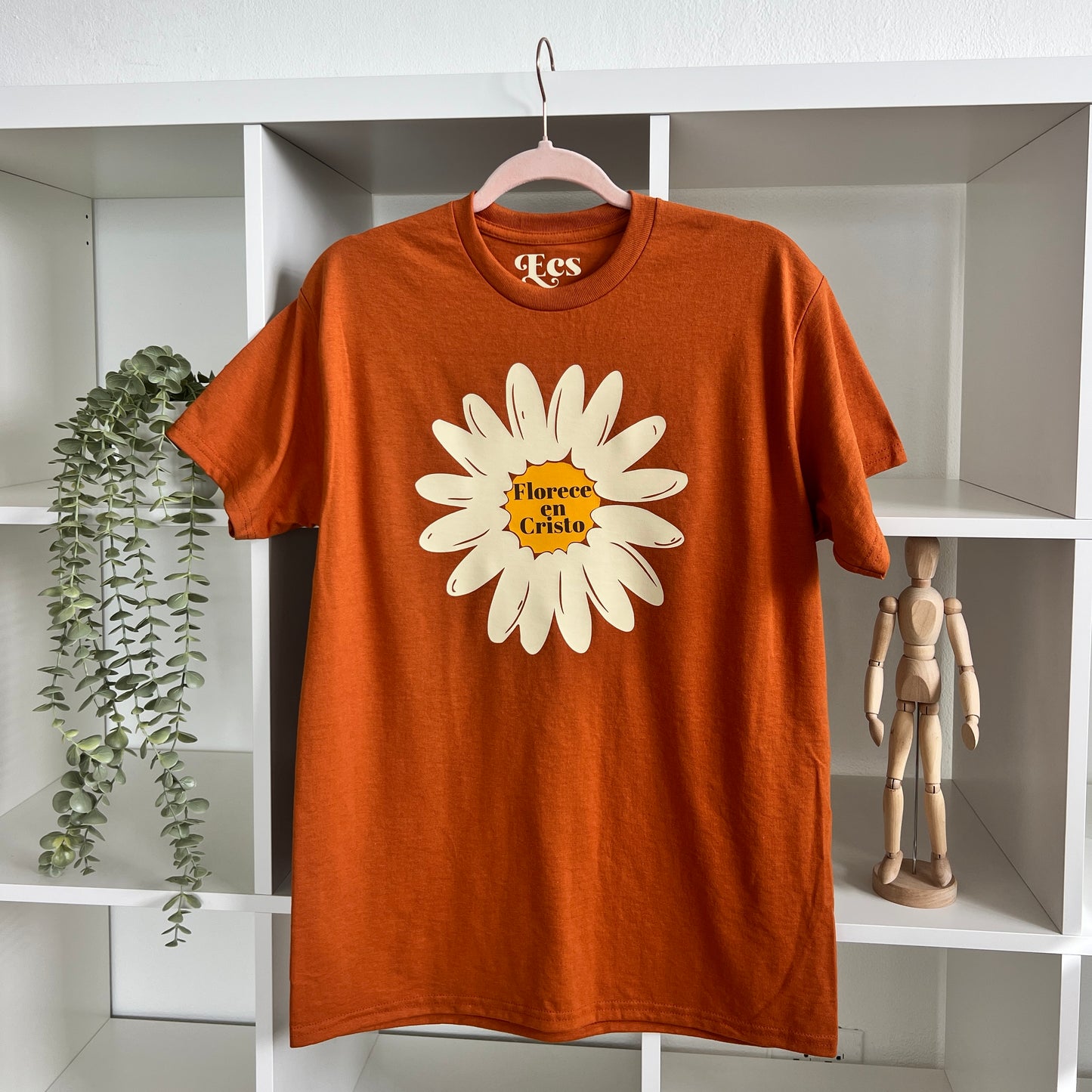 Florece en Cristo  T-Shirt